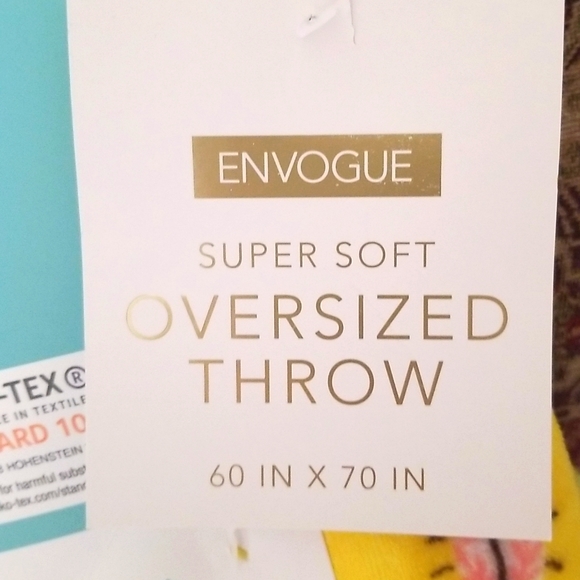 Envogue Oversized Butterfly Throw Blanket - Picture 5 of 6